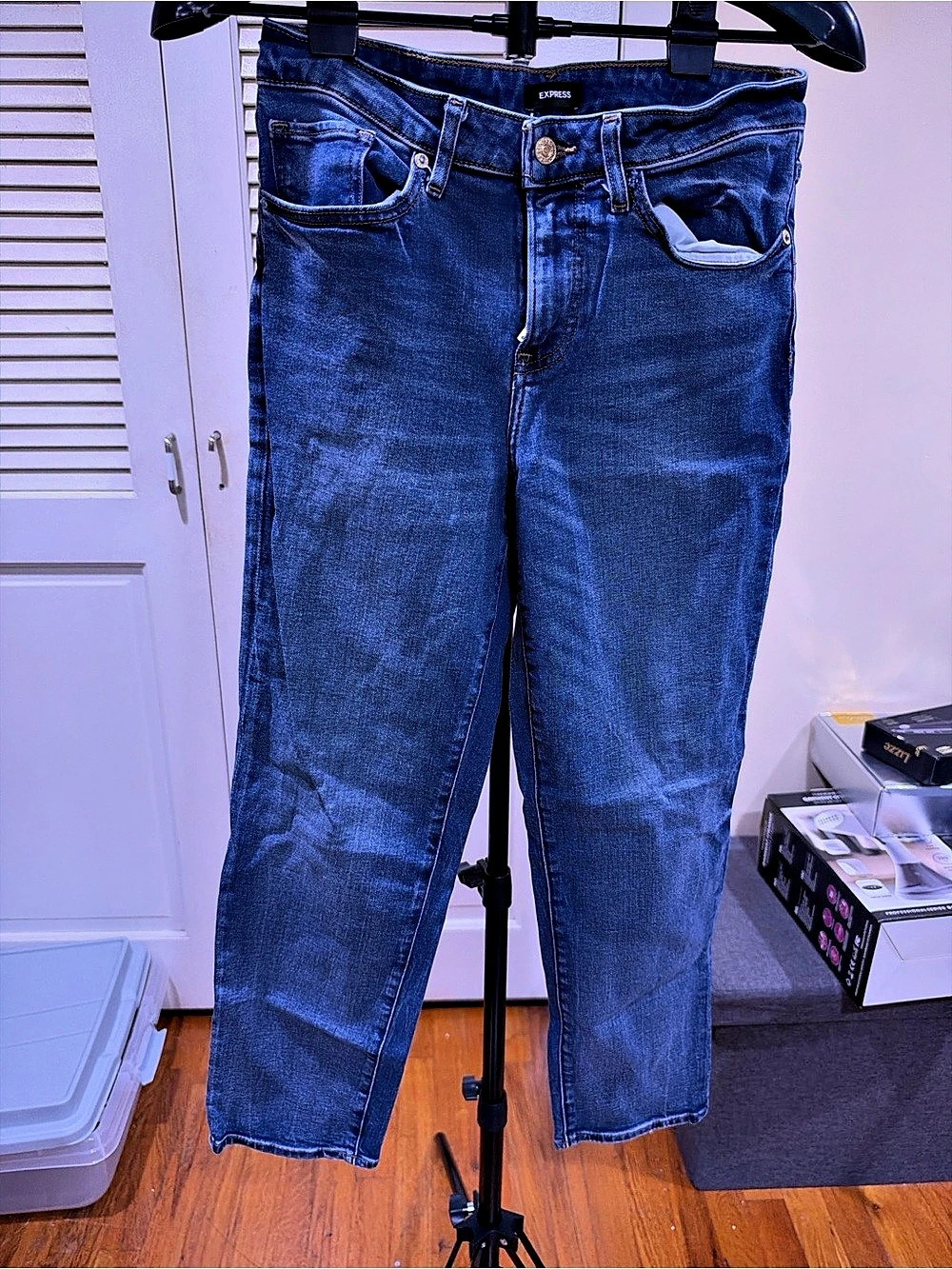 Express Bowyfriend Mid Rise Mid Rise Straight Leg Jeans Blue Size 4/P Like New